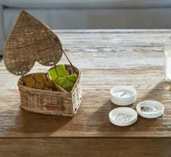 Riviera Maison Theezakjeshouder Met Tekst, Schaaltjes - Theezakjeshouder RM Tea Bar - Wit - Porselein - 4 Stuks 8 Riviera Maison Theezakjeshouder Met Tekst, Schaaltjes - Theezakjeshouder RM Tea Bar - Wit - Porselein - 4 Stuks -Bestek Winkel 1200x1104 1