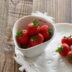 Riviera Maison Fruitvergiet, Aardbeien Zeef - Tasty Strawberry Colander - Wit / Goud - Porselein - 1 Stuk -Bestek Winkel 1200x1198 11