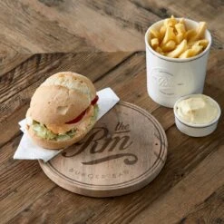 Riviera Maison Serveerplank Rond Hout Voor Hamburger - Amsterdam Burger Bar Serving Board - Bruin - Mangohout - 1 Stuk 7 Riviera Maison Serveerplank Rond Hout Voor Hamburger - Amsterdam Burger Bar Serving Board - Bruin - Mangohout - 1 Stuk -Bestek Winkel 1200x1200 741