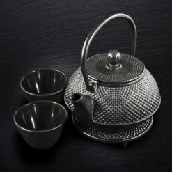 SakuraTea - Theepot Set - 4-delig - Gietijzer - Zwart - 0.8L - 2 Kopjes (100ml) -Bestek Winkel 1200x1200 879