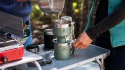 Stanley The Legendary Camp Mug 0,35L - Beker - Hammertone Green -Bestek Winkel 1200x675 7