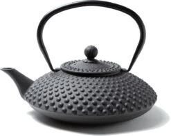 Tealøv THEE SET 1,25 LITER GIETIJZER | COMPLETE SET IN GESCHENKDOOS | Gietijzeren Theepot Met Roestvrijstalen Zeef, Gietijzeren Theekopjes En Onderzetter | In Authentiek Japanse Stijl | Kambin Zwart -Bestek Winkel 1200x957 3