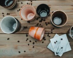 Koffiekopjes - Earth Koffiemok - Koffiebeker - Set Van 6 Kopjes - 200ML - Verschillende Kleuren - Porselein - Hip En Trendy -Bestek Winkel 1200x960 2