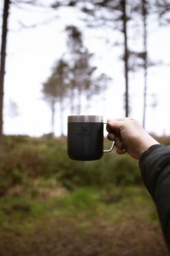 Stanley The Legendary Camp Mug 0,35L - Beker - Hammertone Green -Bestek Winkel 800x1200 8